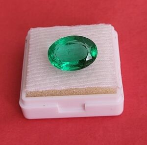 Elegant Certified Natural Green Emerald